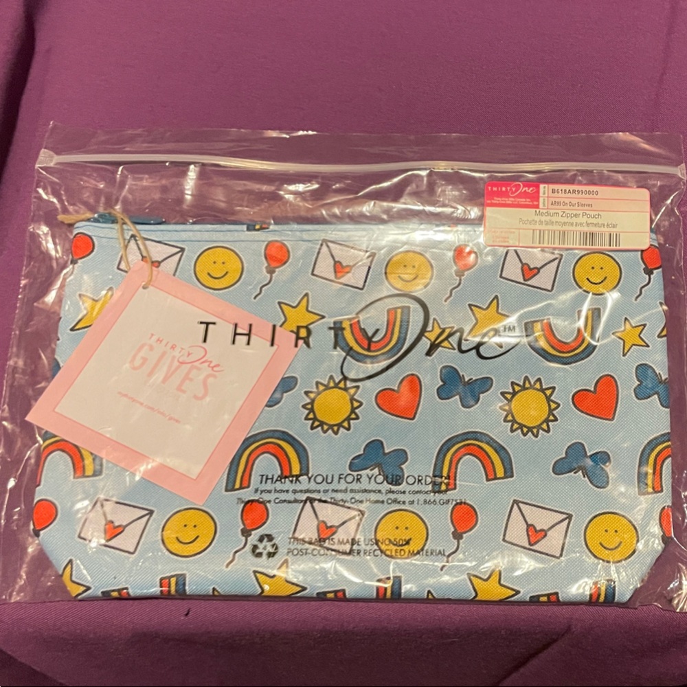 Thirty-One Medium Zipper Pouch in On Our Sleeves